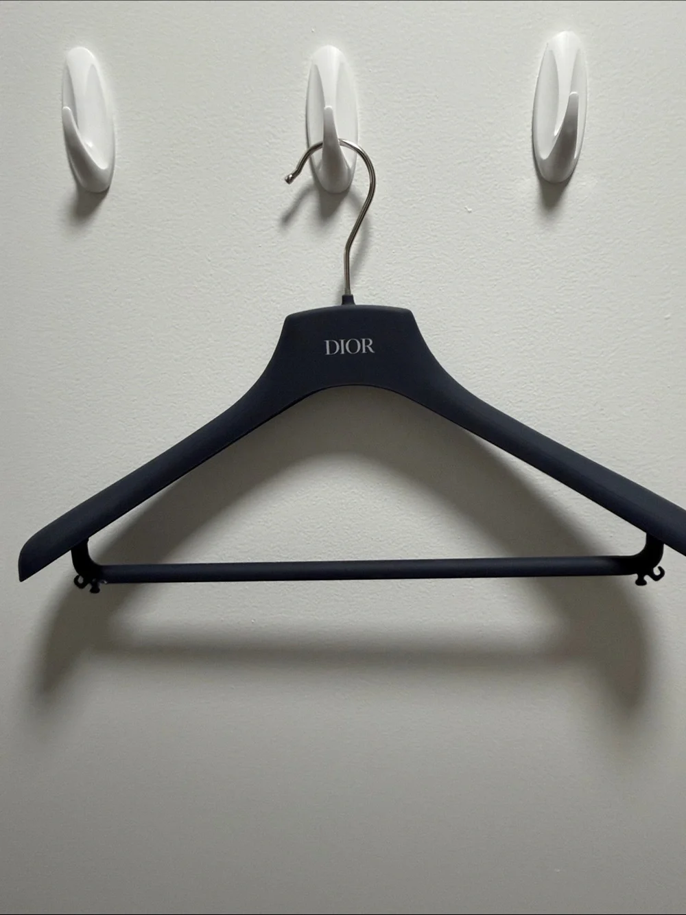 Dior Garment Bag and Dior Hanger set - Picture 4 of 5